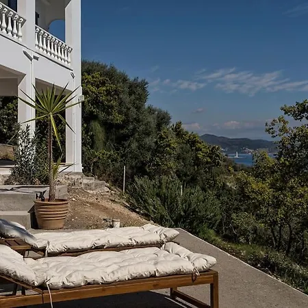 Malvazios Big Blue Villa