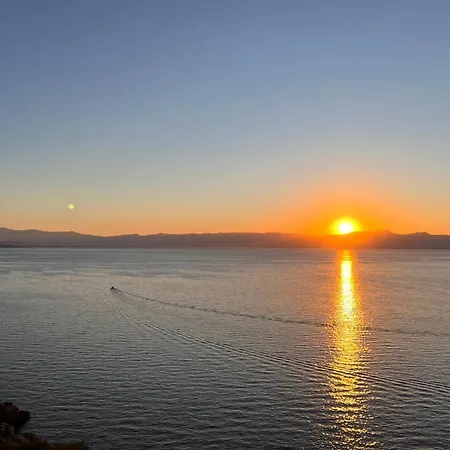 Вилла Big Blue Гитион