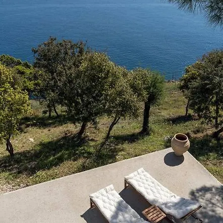 Laconian Collection Big Blue Villa