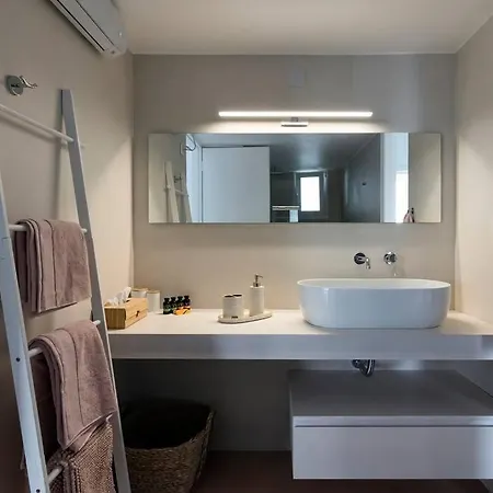 Laconian Collection Big Blue