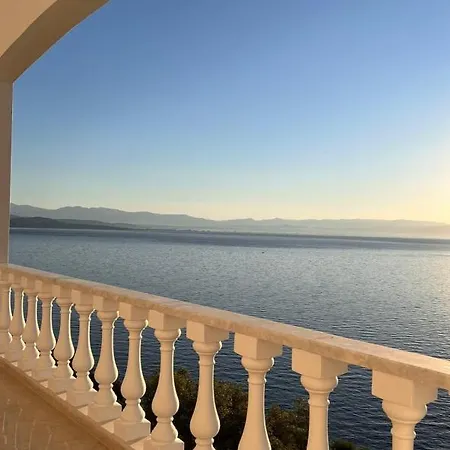 Laconian Collection Big Blue Villa