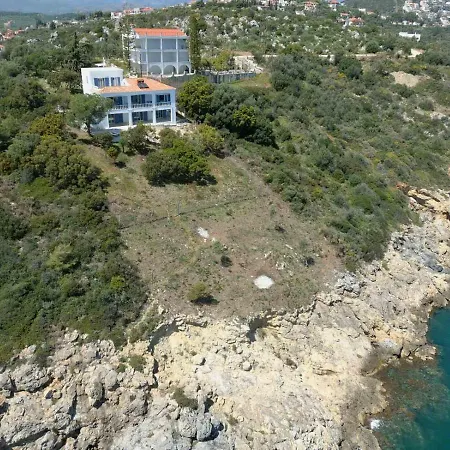 Laconian Collection Big Blue Villa