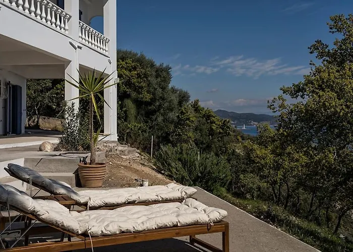 Malvazios Big Blue Villa